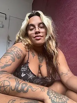 lolafairytail online show from April 16, 3:57 pm