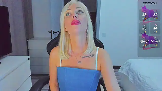 Snapshot of Miya_Kisss chatting on November 5, 1:58 pm Miya Kisss online show from November 5, 1:58 pm