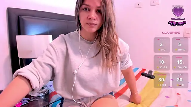 Snapshot of daniela_beauty chatting on December 2, 1:57 pm daniela beauty online show from December 2, 1:57 pm
