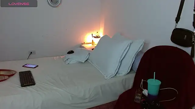 alinsonhot29 online show from April 23, 1:01 am