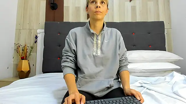 Anastasiapriest online show from April 16, 11:44 am