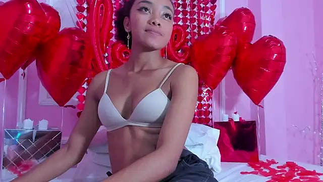 Juliette  3 online show from February 14, 1:40 pm