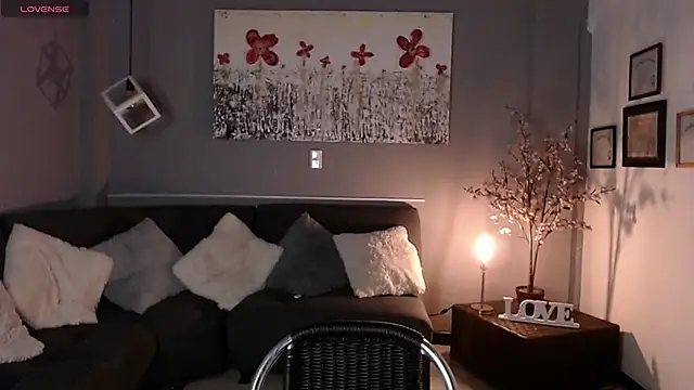 Snapshot of PoisonIvy15_ chatting on December 21, 2:30 am PoisonIvy15 online show from December 21, 2:30 am