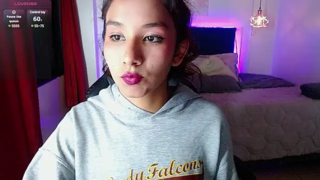 Snapshot of PoisonIvy15_ chatting on January 12, 2:45 am PoisonIvy15 online show from January 12, 2:45 am
