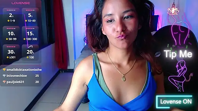 Snapshot of PoisonIvy15_ chatting on January 13, 3:45 am PoisonIvy15 online show from January 13, 3:45 am