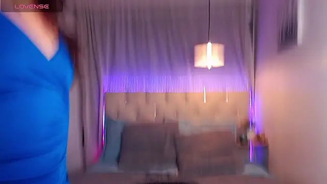 Snapshot of PoisonIvy15_ chatting on January 8, 6:09 am PoisonIvy15 online show from January 8, 6:09 am
