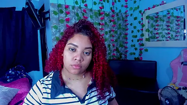 Snapshot of AngelaCoffee chatting on June 17, 6:40 pm AngelaCoffee online show from June 17, 6:40 pm