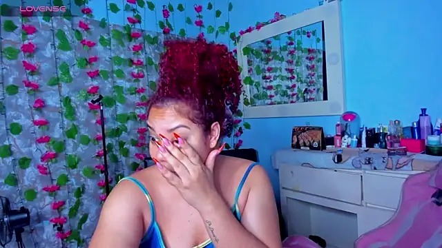 Snapshot of AngelaCoffee chatting on June 4, 5:06 pm AngelaCoffee online show from June 4, 5:06 pm