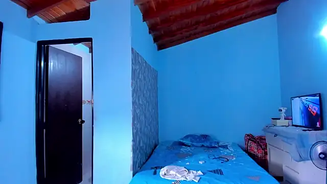 Snapshot of AngelaCoffee chatting on February 10, 7:57 pm AngelaCoffee online show from February 10, 7:57 pm