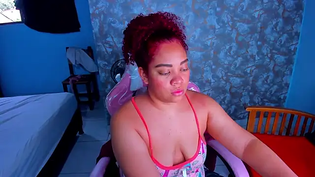 Snapshot of AngelaCoffee chatting on January 14, 8:34 pm AngelaCoffee online show from January 14, 8:34 pm