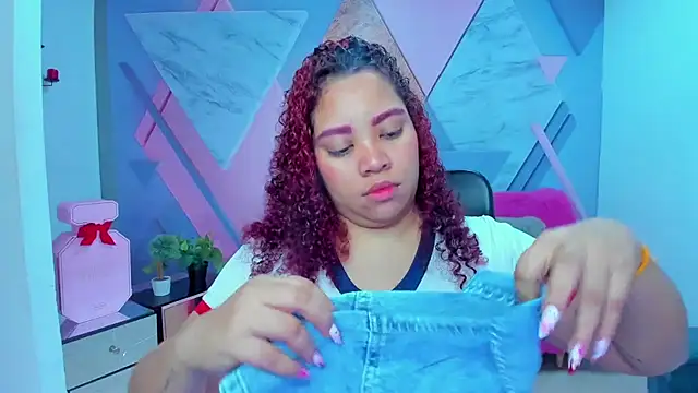 AngelaCoffee online show from November 14, 3:32 am