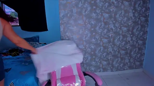 Snapshot of AngelaCoffee chatting on February 7, 10:51 pm AngelaCoffee online show from February 7, 10:51 pm