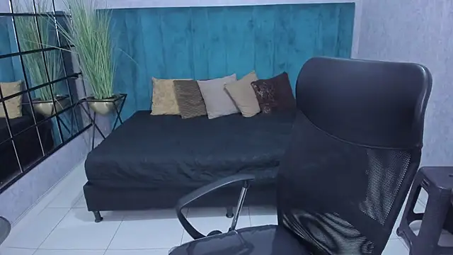 Snapshot of AngelaCoffee chatting on July 17, 3:26 am AngelaCoffee online show from July 17, 3:26 am
