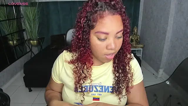 Snapshot of AngelaCoffee chatting on June 27, 2:39 am AngelaCoffee online show from June 27, 2:39 am