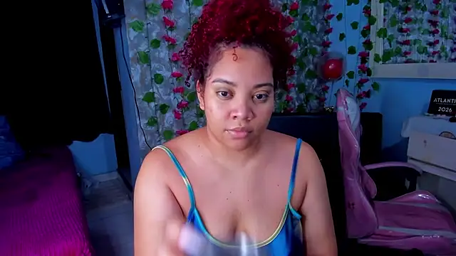 Snapshot of AngelaCoffee chatting on June 8, 1:28 am AngelaCoffee online show from June 8, 1:28 am