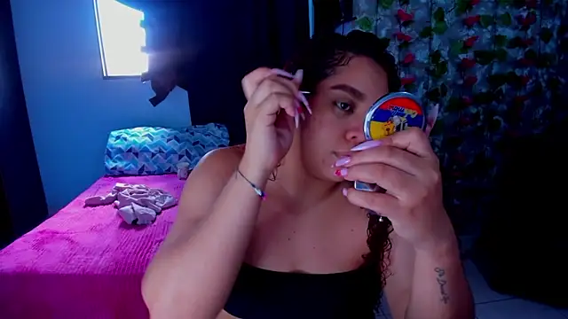 Snapshot of AngelaCoffee chatting on June 10, 7:04 pm AngelaCoffee online show from June 10, 7:04 pm