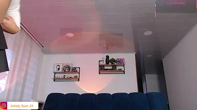 ashely ryan24 online show from February 18, 10:50 pm