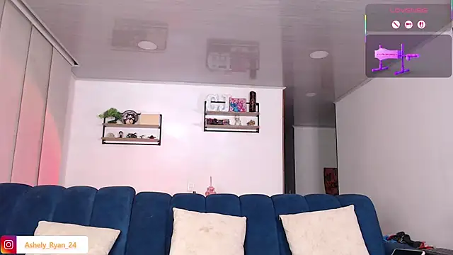 Snapshot of ashely_ryan24 chatting on June 9, 12:44 am ashely ryan24 online show from June 9, 12:44 am