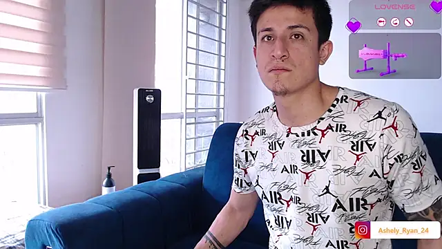 ashely ryan24 online show from November 15, 5:39 pm