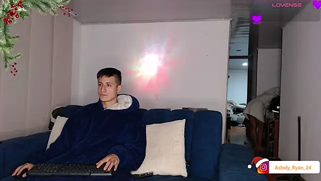 ashely ryan24 online show from January 6, 11:20 pm