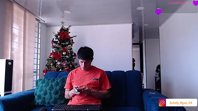 ashely ryan24 online show from November 21, 6:07 pm