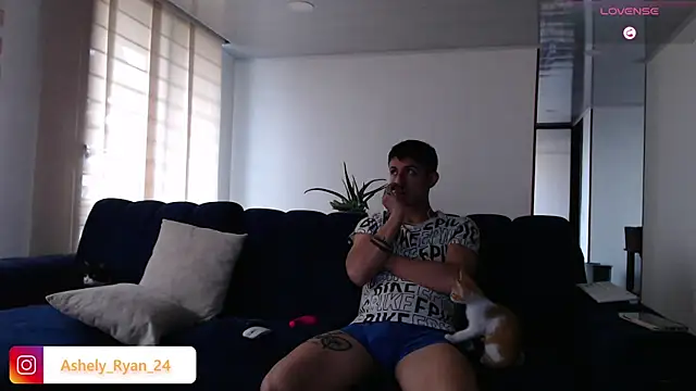 ashely ryan24 online show from March 6, 9:20 pm
