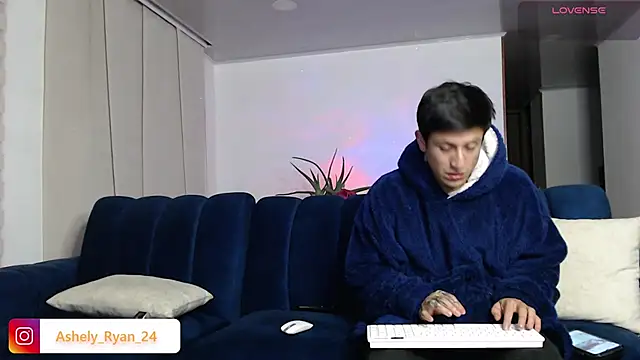 ashely ryan24 online show from February 7, 11:55 pm