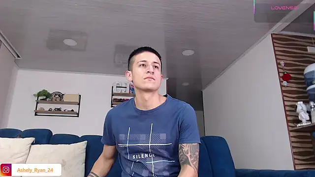 Snapshot of ashely_ryan24 chatting on July 6, 1:01 am ashely ryan24 online show from July 6, 1:01 am