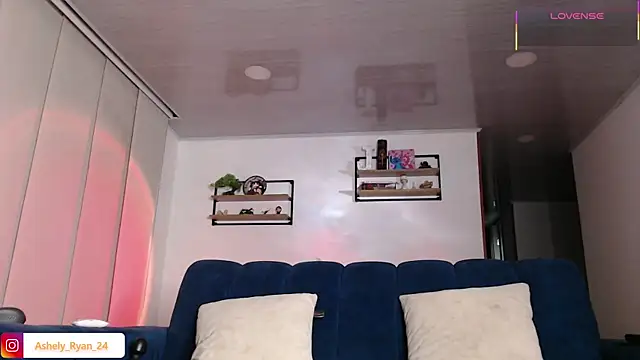ashely ryan24 online show from April 8, 11:17 pm