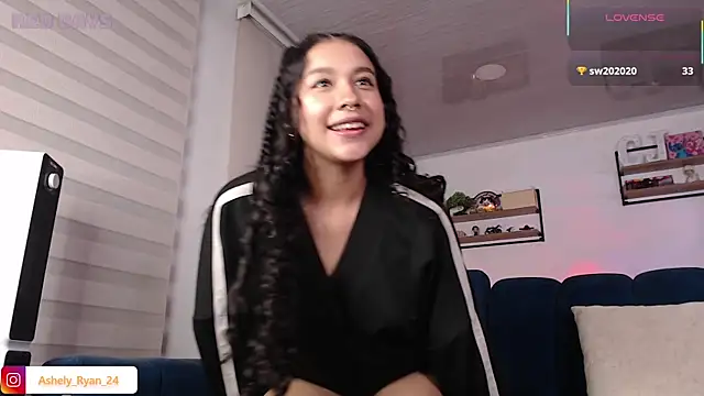 Snapshot of ashely_ryan24 chatting on June 19, 1:00 am ashely ryan24 online show from June 19, 1:00 am