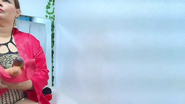 Snapshot of Rachele_x chatting on November 14, 12:31 pm Rachele x online show from November 14, 12:31 pm