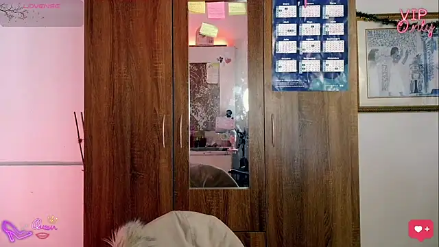 LauGrayJ online show from February 14, 9:59 pm