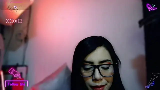 LauGrayJ online show from October 7, 8:37 am