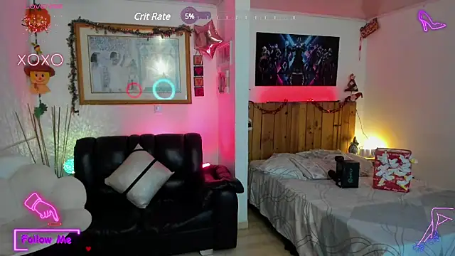 LauGrayJ online show from February 9, 5:40 am