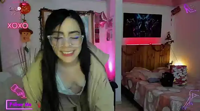 LauGrayJ online show from March 15, 5:41 am