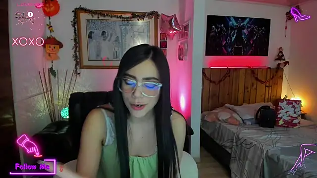 LauGrayJ online show from March 18, 12:08 am