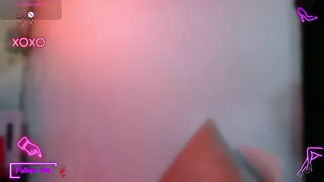 LauGrayJ online show from October 4, 9:49 pm
