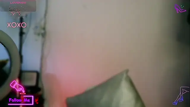 LauGrayJ online show from November 9, 7:40 pm