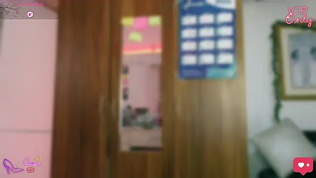 LauGrayJ online show from March 27, 9:49 pm