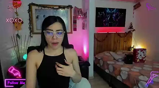 LauGrayJ online show from March 16, 4:09 am