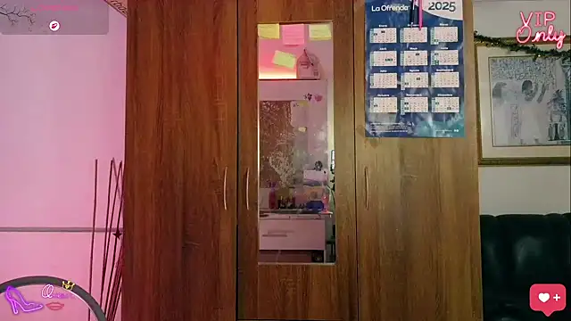 LauGrayJ online show from March 6, 4:18 am