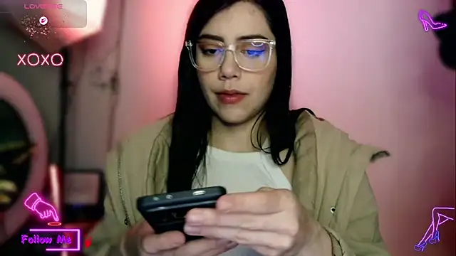 LauGrayJ online show from November 9, 6:28 am