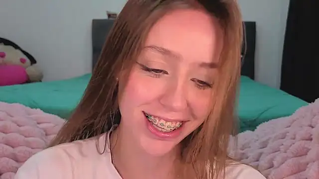 Snapshot of SofiaGc chatting on February 24, 3:51 am SofiaGc online show from February 24, 3:51 am