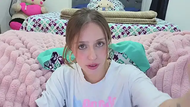 Snapshot of SofiaGc chatting on February 5, 3:35 am SofiaGc online show from February 5, 3:35 am