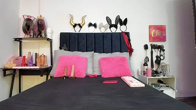 Snapshot of emmily_giraldo chatting on January 9, 1:18 pm emmily giraldo online show from January 9, 1:18 pm