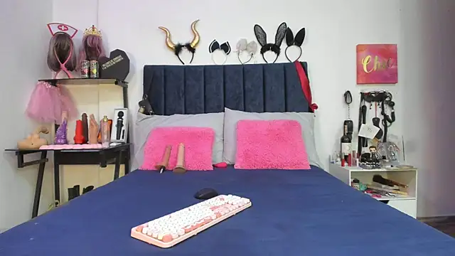 Snapshot of emmily_giraldo chatting on July 9, 12:48 pm emmily giraldo online show from July 9, 12:48 pm
