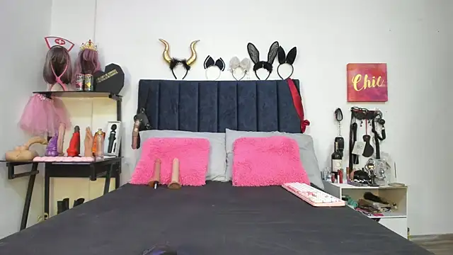 Snapshot of emmily_giraldo chatting on June 1, 1:11 pm emmily giraldo online show from June 1, 1:11 pm