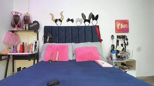 Snapshot of emmily_giraldo chatting on July 11, 1:11 pm emmily giraldo online show from July 11, 1:11 pm
