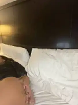 AUNYXXX online show from April 26, 12:52 am