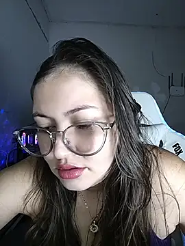 Snapshot of dani123unica chatting on July 4, 10:43 am dani123unica online show from July 4, 10:43 am